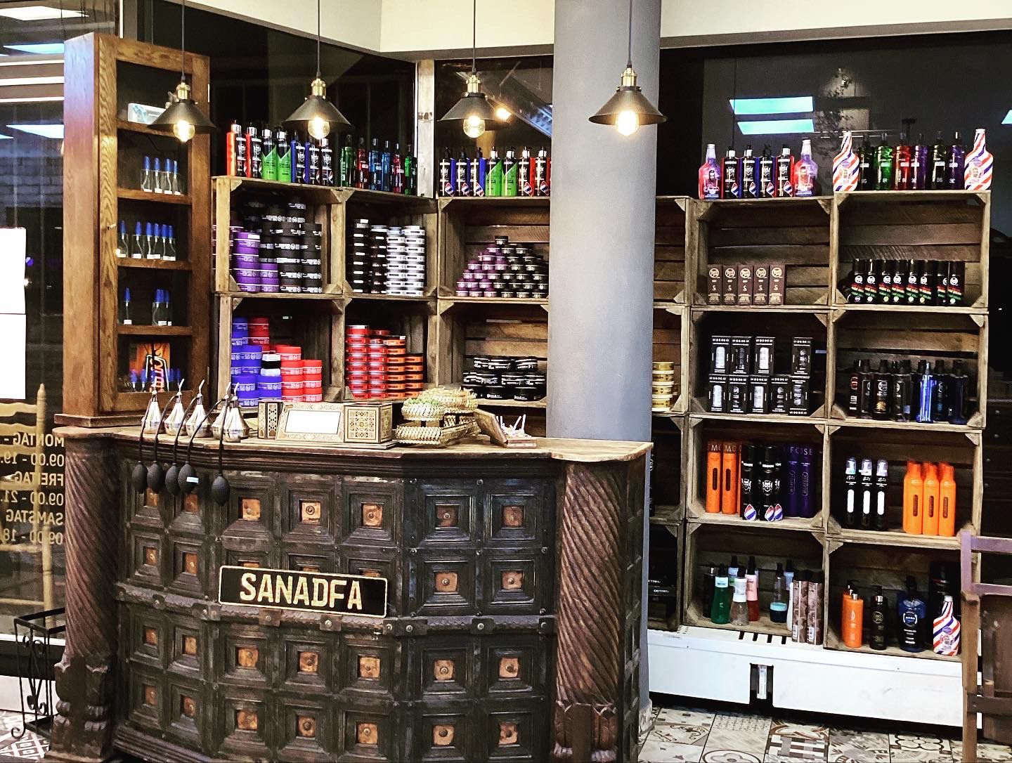 Empfangsbereich des Sanadfa Barbershops